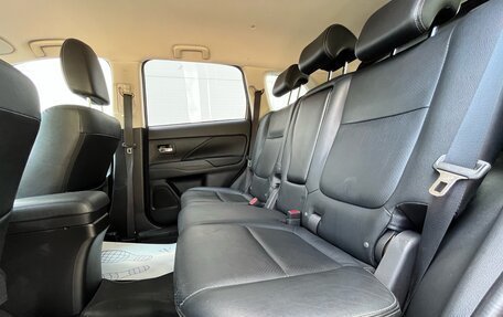 Mitsubishi Outlander III рестайлинг 3, 2015 год, 1 849 000 рублей, 17 фотография