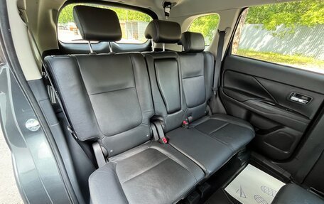 Mitsubishi Outlander III рестайлинг 3, 2015 год, 1 849 000 рублей, 19 фотография