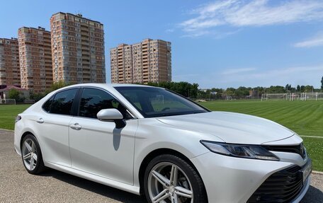 Toyota Camry, 2018 год, 2 250 000 рублей, 2 фотография