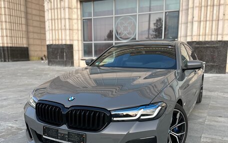 BMW 5 серия, 2021 год, 5 720 000 рублей, 2 фотография