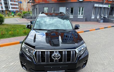 Toyota Land Cruiser Prado 150 рестайлинг 2, 2017 год, 4 420 000 рублей, 4 фотография