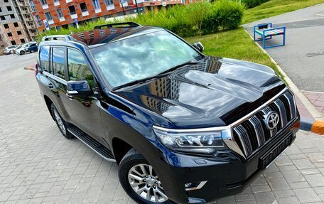 Toyota Land Cruiser Prado 150 рестайлинг 2, 2017 год, 4 420 000 рублей, 7 фотография