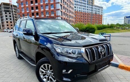 Toyota Land Cruiser Prado 150 рестайлинг 2, 2017 год, 4 420 000 рублей, 8 фотография
