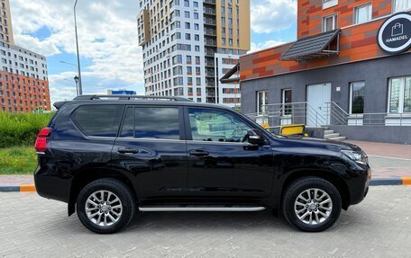 Toyota Land Cruiser Prado 150 рестайлинг 2, 2017 год, 4 420 000 рублей, 11 фотография
