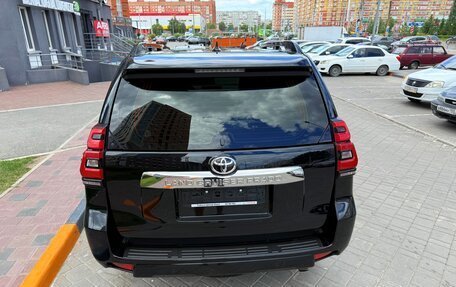 Toyota Land Cruiser Prado 150 рестайлинг 2, 2017 год, 4 420 000 рублей, 16 фотография