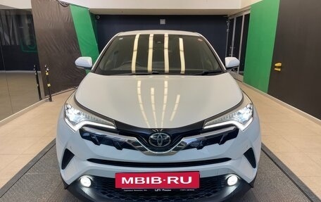 Toyota C-HR I рестайлинг, 2017 год, 1 900 000 рублей, 2 фотография