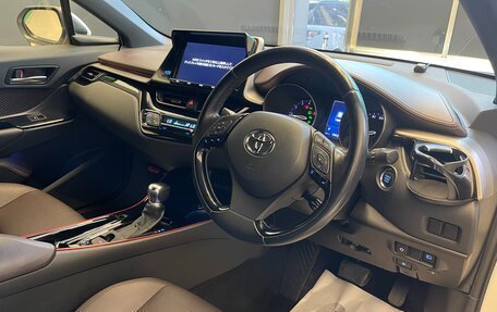 Toyota C-HR I рестайлинг, 2017 год, 1 900 000 рублей, 11 фотография
