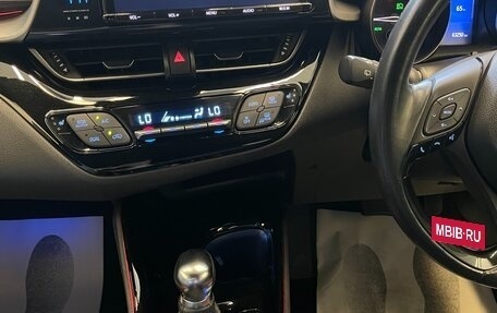 Toyota C-HR I рестайлинг, 2017 год, 1 900 000 рублей, 16 фотография