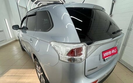 Mitsubishi Outlander III рестайлинг 3, 2013 год, 1 470 000 рублей, 4 фотография