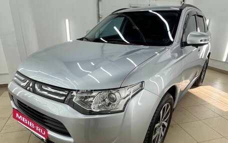 Mitsubishi Outlander III рестайлинг 3, 2013 год, 1 470 000 рублей, 2 фотография