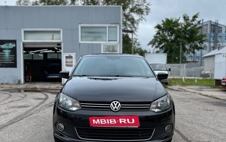 Volkswagen Polo VI (EU Market), 2013 год, 750 000 рублей, 2 фотография