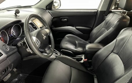 Mitsubishi Outlander III рестайлинг 3, 2011 год, 1 065 000 рублей, 12 фотография