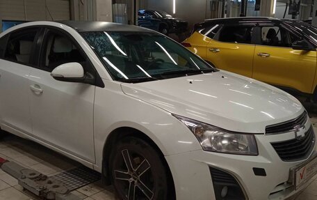 Chevrolet Cruze II, 2014 год, 649 000 рублей, 2 фотография