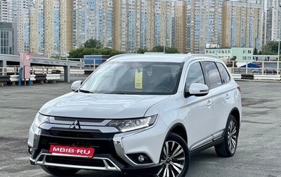 Mitsubishi Outlander III рестайлинг 3, 2019 год, 2 099 000 рублей, 1 фотография