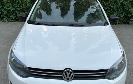 Volkswagen Polo VI (EU Market), 2013 год, 750 000 рублей, 1 фотография