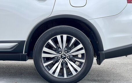 Mitsubishi Outlander III рестайлинг 3, 2019 год, 2 099 000 рублей, 25 фотография