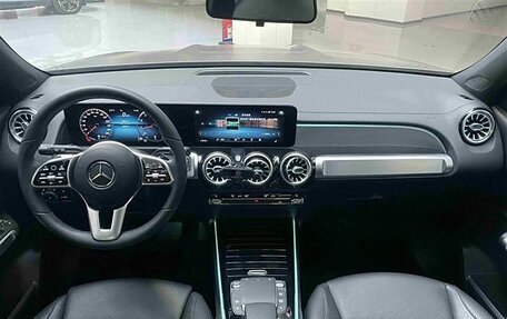Mercedes-Benz GLB, 2022 год, 2 470 000 рублей, 11 фотография