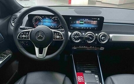 Mercedes-Benz GLB, 2022 год, 2 470 000 рублей, 12 фотография