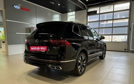 Volkswagen Tiguan II, 2023 год, 3 890 000 рублей, 4 фотография