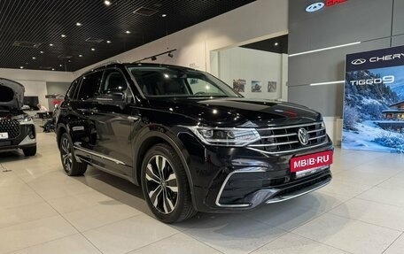 Volkswagen Tiguan II, 2023 год, 3 890 000 рублей, 3 фотография