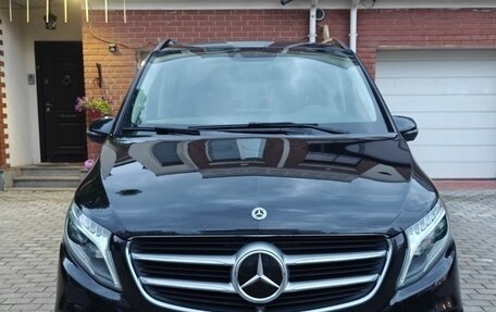 Mercedes-Benz V-Класс, 2017 год, 4 590 000 рублей, 2 фотография