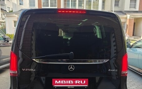 Mercedes-Benz V-Класс, 2017 год, 4 590 000 рублей, 8 фотография