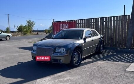 Chrysler 300C II, 2005 год, 1 360 000 рублей, 2 фотография