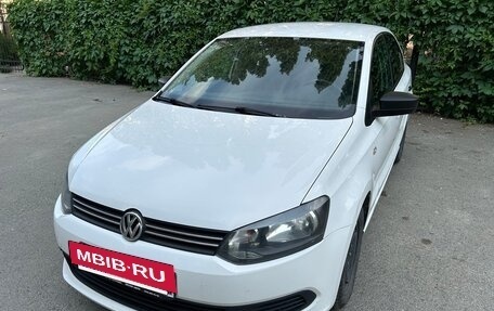 Volkswagen Polo VI (EU Market), 2013 год, 750 000 рублей, 2 фотография