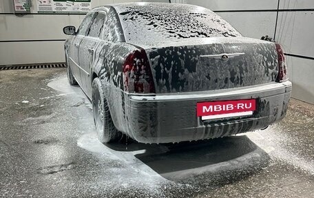 Chrysler 300C II, 2005 год, 1 360 000 рублей, 11 фотография