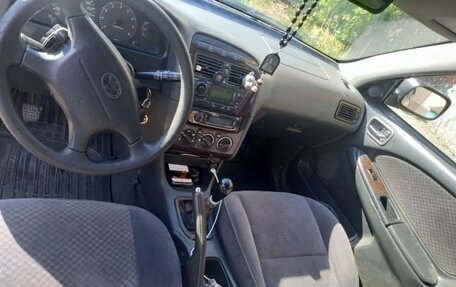 Toyota Avensis III рестайлинг, 2001 год, 400 000 рублей, 2 фотография