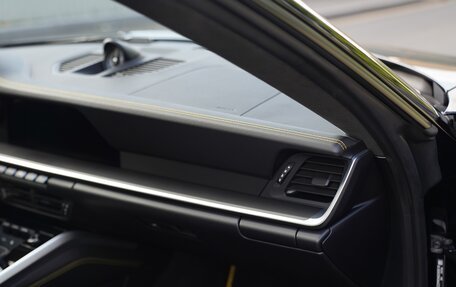 Porsche 911, 2021 год, 21 600 000 рублей, 38 фотография