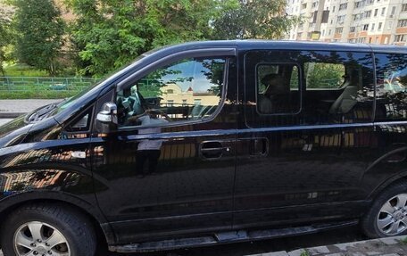 Hyundai Grand Starex Grand Starex I рестайлинг 2, 2015 год, 2 800 000 рублей, 6 фотография