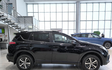 Toyota RAV4, 2018 год, 2 290 000 рублей, 8 фотография