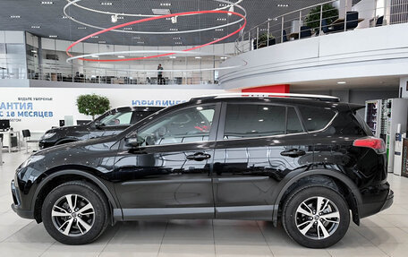 Toyota RAV4, 2018 год, 2 290 000 рублей, 12 фотография