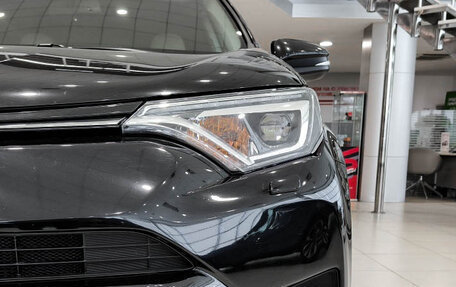 Toyota RAV4, 2018 год, 2 290 000 рублей, 21 фотография