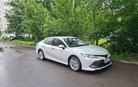 Toyota Camry, 2019 год, 3 000 000 рублей, 9 фотография