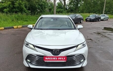 Toyota Camry, 2019 год, 3 000 000 рублей, 2 фотография