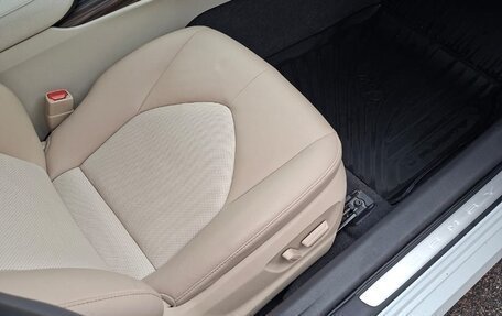 Toyota Camry, 2019 год, 3 000 000 рублей, 15 фотография