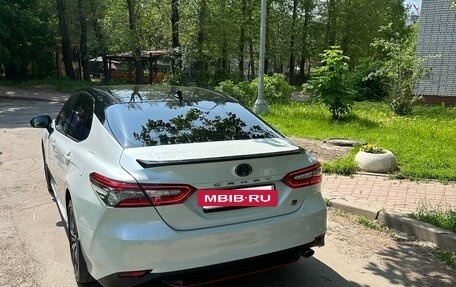 Toyota Camry, 2021 год, 3 300 000 рублей, 3 фотография