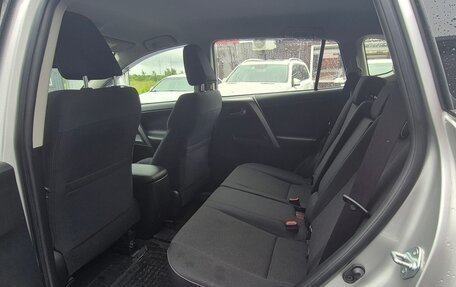 Toyota RAV4, 2019 год, 3 200 000 рублей, 10 фотография