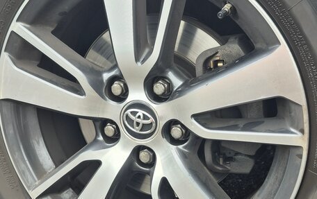 Toyota RAV4, 2019 год, 3 200 000 рублей, 7 фотография