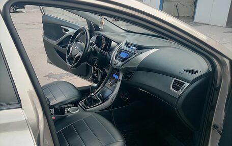 Hyundai Elantra V, 2013 год, 910 000 рублей, 6 фотография