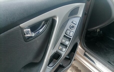 Hyundai Elantra V, 2013 год, 910 000 рублей, 7 фотография