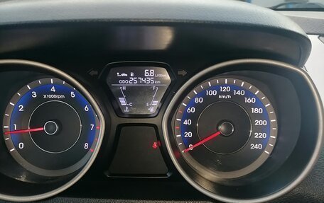 Hyundai Elantra V, 2013 год, 910 000 рублей, 15 фотография