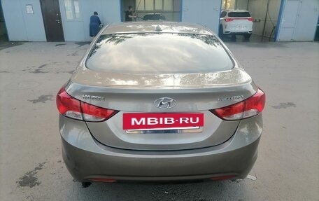 Hyundai Elantra V, 2013 год, 910 000 рублей, 3 фотография