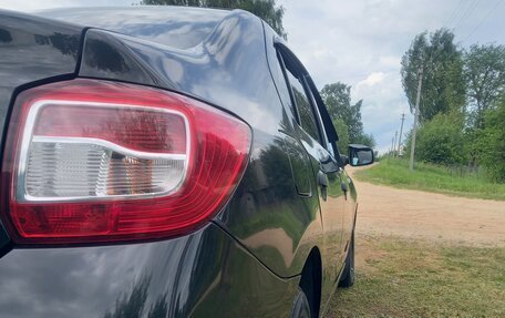 Renault Logan II, 2017 год, 700 000 рублей, 4 фотография