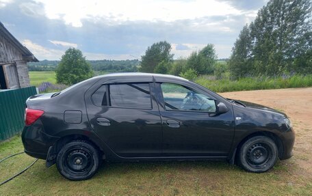 Renault Logan II, 2017 год, 700 000 рублей, 3 фотография