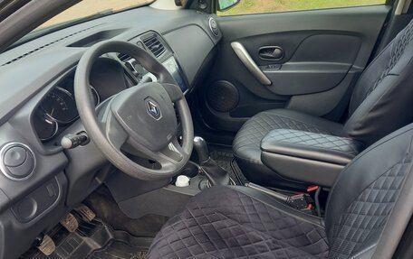 Renault Logan II, 2017 год, 700 000 рублей, 10 фотография