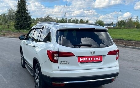 Honda Pilot III рестайлинг, 2020 год, 3 700 000 рублей, 6 фотография
