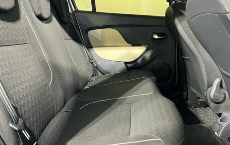 Renault Logan II, 2015 год, 800 000 рублей, 17 фотография